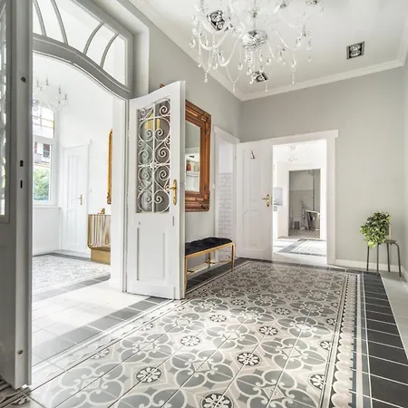 Balaton Luxury Villa *