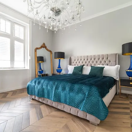 Balaton Luxury Villa *